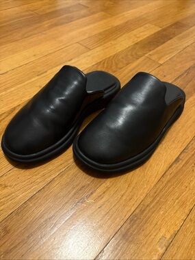 LUSSO CLOUD Jet Black Pelli Smooth Leather Slides Women’s 8 Men’s 6  MSRP $160